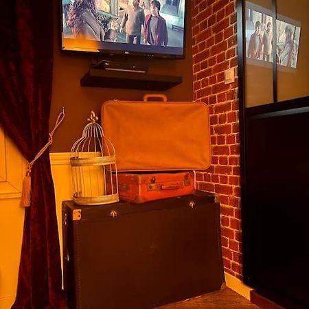 La Maison Des Sorciers ! 圣布里厄 外观 照片