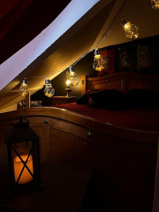 La Maison Des Sorciers ! 圣布里厄 外观 照片