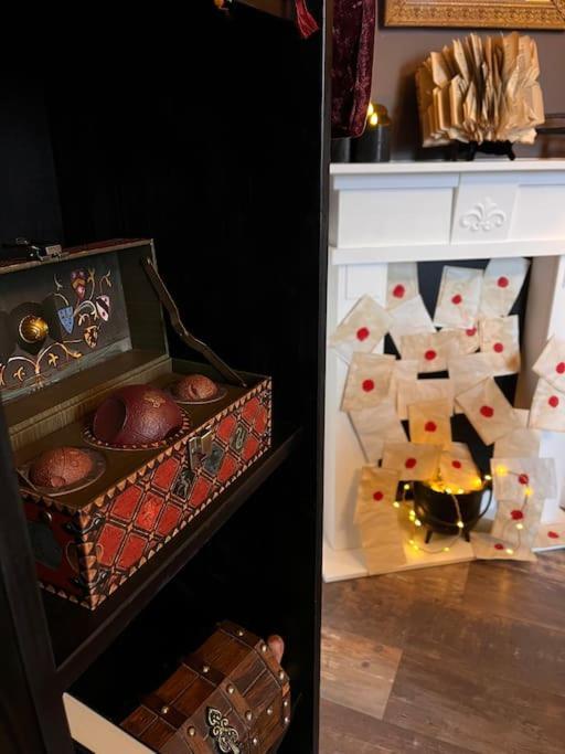 La Maison Des Sorciers ! 圣布里厄 外观 照片